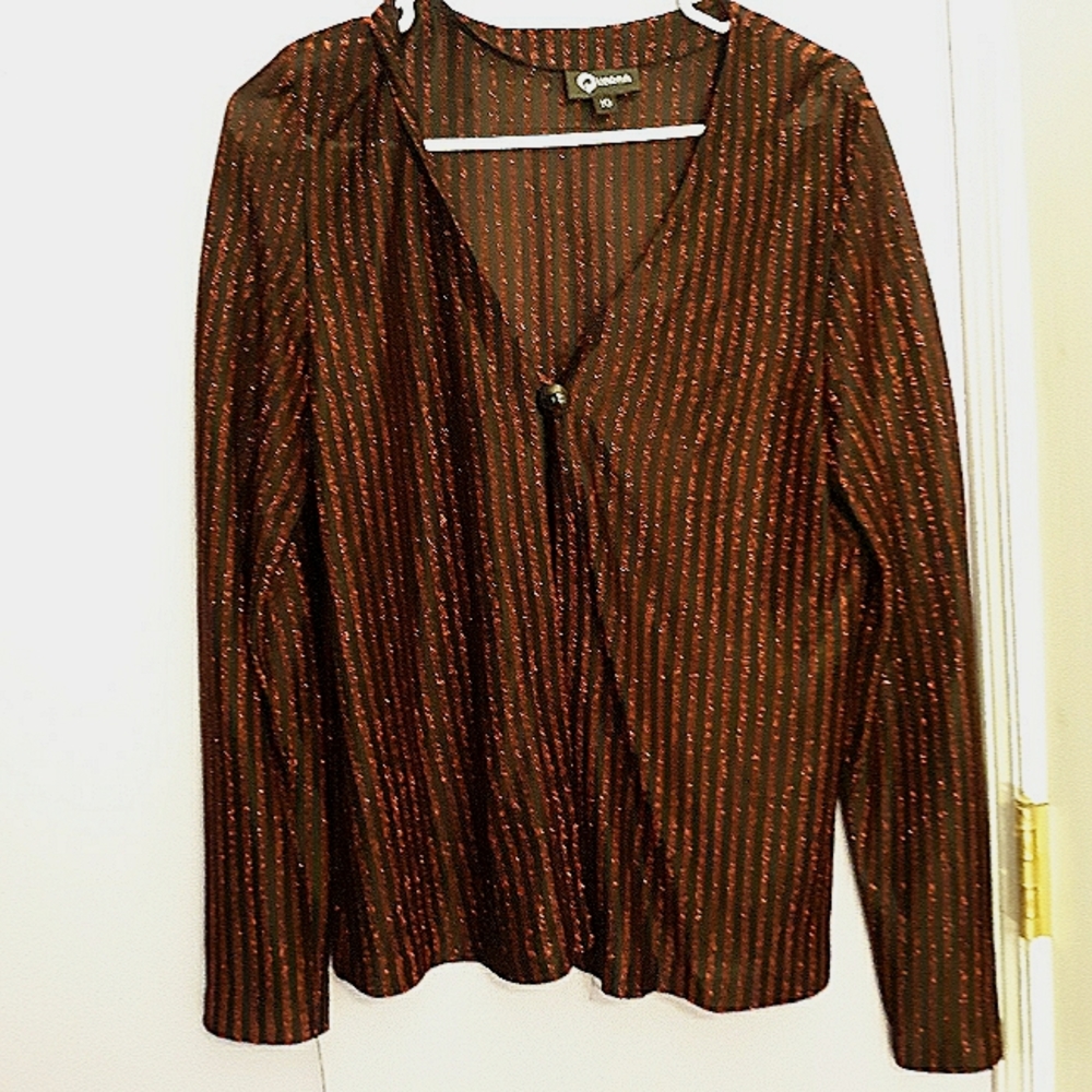 Quadra size 10 Loose button Overtop Dressy Top